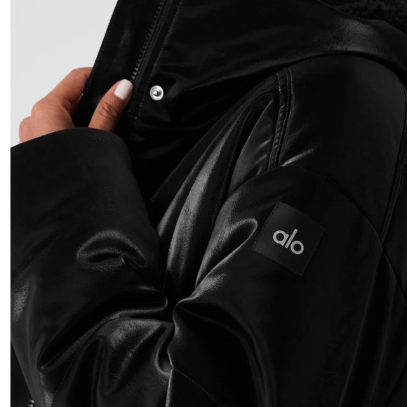 Alo Orion Cropped Puffer - Picture 4 of 5